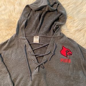 Louisville Cardinals pull over